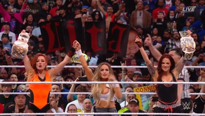 Becky Lynch, Lita, And Trish Stratus Beat Damage CTRL At WrestleMania 39 -  Wrestlezone