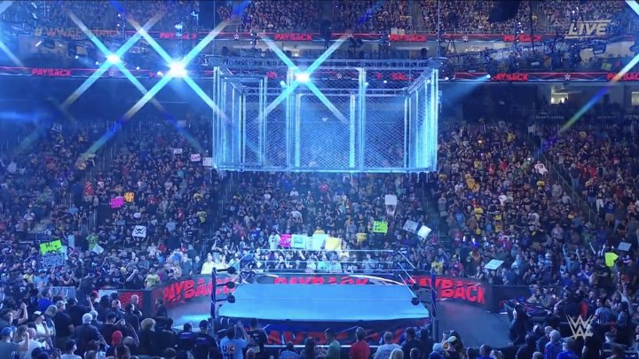 Becky Lynch vs. Trish Stratus cage match set following WWE Raw double  countout - WON/F4W - WWE news, Pro Wrestling News, WWE Results, AEW News,  AEW results