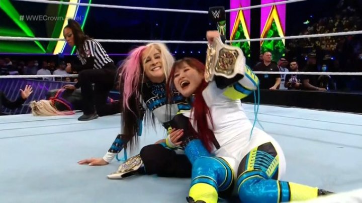 Dakota Kai IYO SKY Regain WWE Women S Tag Team Titles At WWE Crown