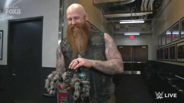 erick rowan aew