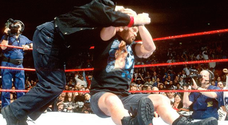 This Day In Wrestling History (sept 22): Steve Austin Stuns Vince 