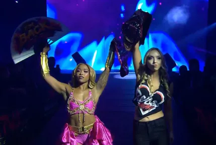 Kiera Hogan Makes Surprise TNA Return At Lockdown And Signs With Company