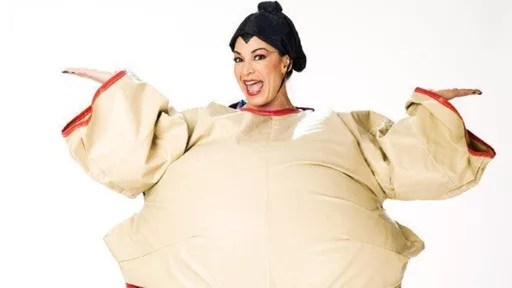 Victoria Recalls Hilarious Sumo Costume Moment From WWE Divas Battle Royal