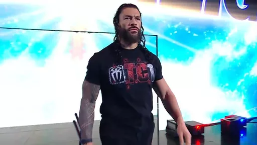 Roman Reigns Returns To Aid The Usos In Chaotic Raw Main Event