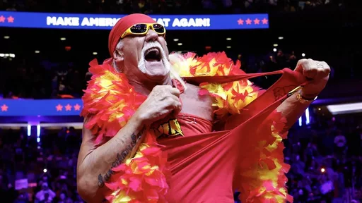 Hulk Hogan Shuts Down Health Rumors With New Photo and Message
